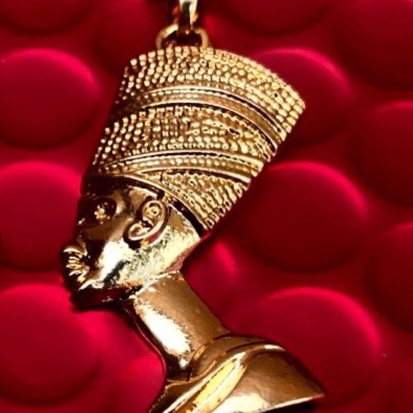 Nefertiti necklace - Picture 2 of 3